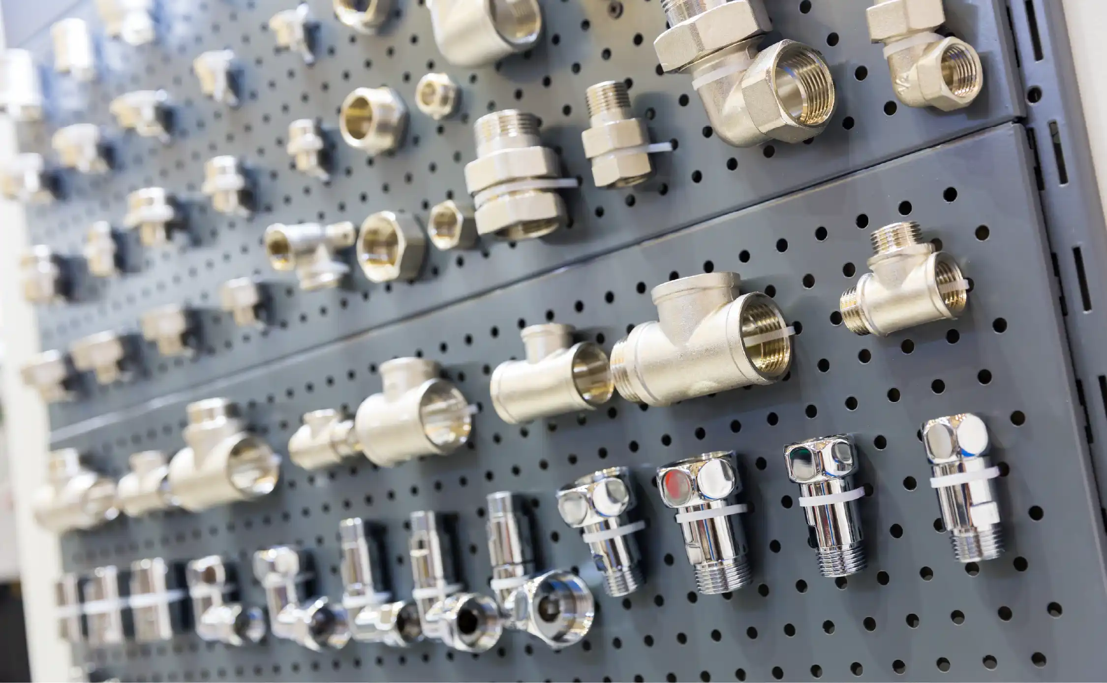 Small precision die-cast fittings and connector bodies